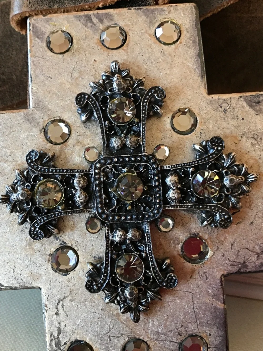VINTAGE LEATHEROCK WESTERN-BOHO RHINESTONE STATEMENT CROSS BUCKLE Y2K BELT